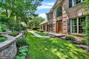 1770 Wyndham Dr, York, PA 17403 - Photo 2
