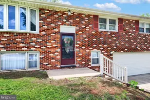 2090 Loman Dr, York, PA 17408 - Photo 14