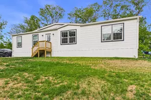 345 Boxwood Rd, Red Lion, PA 17356 - Photo 2
