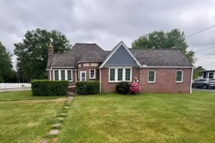 2266 Sunset Ln, York, PA 17408 - Photo 2