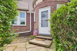 2266 Sunset Ln, York, PA 17408 - Photo 4