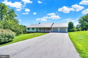 3594 Apple Ct, Stewartstown, PA 17363 - Photo 2