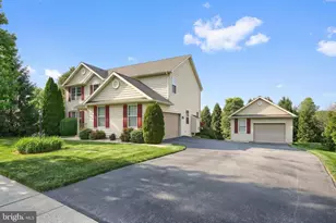 19 Rebecca Ln, York, PA 17403 - Photo 2