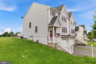 560 Nantucket Dr, Red Lion, PA 17356 - Photo 4