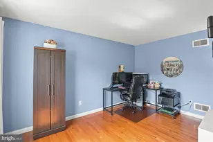 135 Surrey Ln, York, PA 17402 - Photo 8