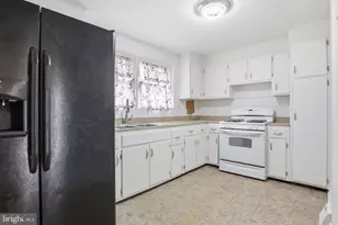 863 E Kings Ct, York, PA 17403 - Photo 10