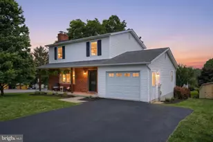 27 Colonial Dr, Hanover, PA 17331 - Photo 1