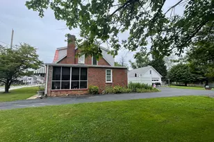 69 S Main St, Stewartstown, PA 17363 - Photo 4