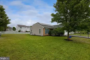 75 Joan Dr, York, PA 17404 - Photo 2
