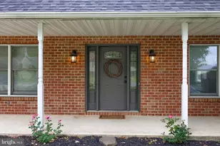 70 Dogwood Ln, Manchester, PA 17345 - Photo 2