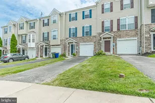 206 Bruaw Dr, York, PA 17406 - Photo 2