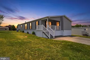 124 Lisa Cir, York, PA 17406 - Photo 2