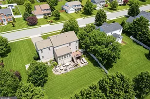 383 El Vista Dr, Hanover, PA 17331 - Photo 2