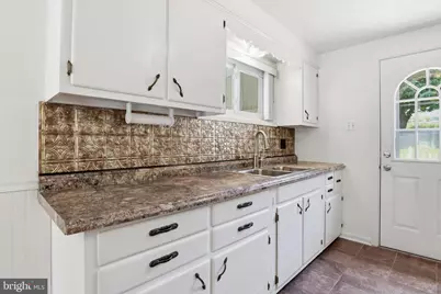 2060 Sandalwood Court, York, PA 17404 - Photo 4