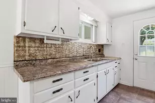 2060 Sandalwood Ct, York, PA 17404 - Photo 4