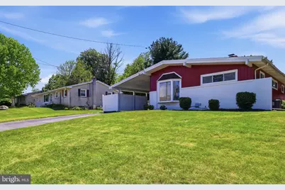 2060 Sandalwood Court, York, PA 17404 - Photo 2