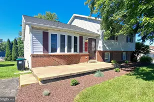 451 Clover Ln, Hanover, PA 17331 - Photo 4