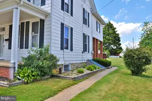 33 W Forrest Ave, Shrewsbury, PA 17361 - Photo 4