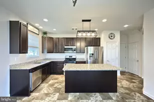 2322 Water Garden Dr, Hanover, PA 17331 - Photo 2
