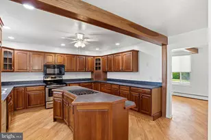 41 Center St, Hanover, PA 17331 - Photo 12