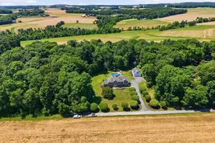 6340 Hunters Ridge Ln, Stewartstown, PA 17363 - Photo 2