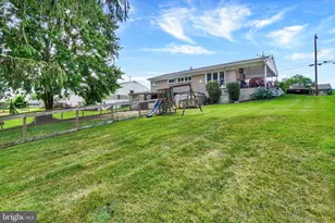 2504 Berkshire Ln, Dover, PA 17315 - Photo 8