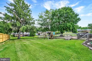 2504 Berkshire Ln, Dover, PA 17315 - Photo 6