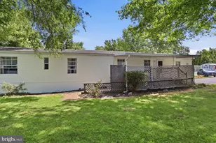 487 Capital Dr, York, PA 17406 - Photo 2