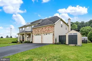 805 Clydesdale Dr, York, PA 17402 - Photo 2