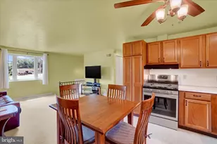 2437 Heather Rd, York, PA 17408 - Photo 8