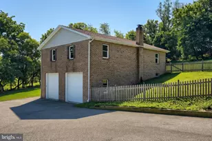 715 Meadowview Dr, Red Lion, PA 17356 - Photo 16