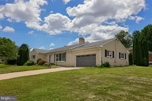 100 N Lynbrook Dr N, York, PA 17402 - Photo 2