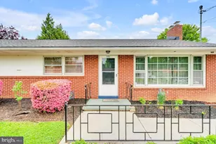 221 McKinley Ave, Hanover, PA 17331 - Photo 2