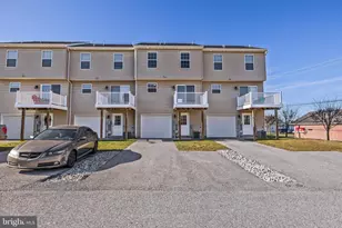 51 Nittany Ct, Hanover, PA 17331 - Photo 2