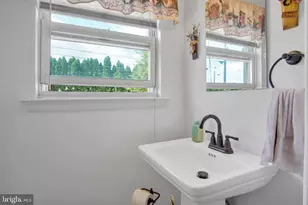 927 Marbrook Ln, York, PA 17404 - Photo 12