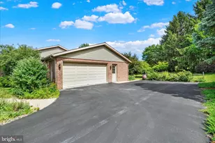 3558 Cimmeron Rd, York, PA 17402 - Photo 4