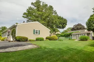 4325 Pinewood Ln, York, PA 17402 - Photo 4