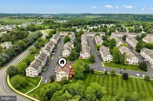 2733 Hunt Club Dr, York, PA 17402 - Photo 4
