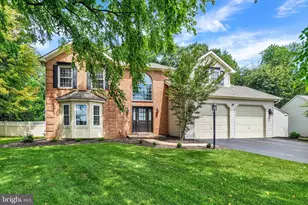 119 Meadow Hill Dr, York, PA 17402 - Photo 2