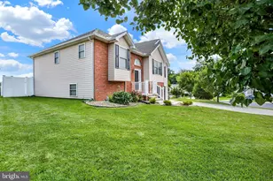 415 Clover St, Etters, PA 17319 - Photo 4