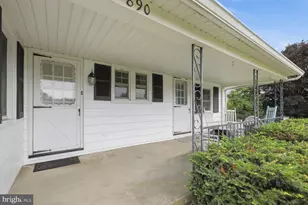 890 Melrose Ln, York, PA 17402 - Photo 8