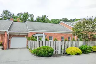 2006 Wyntre Brooke Dr SW, York, PA 17403 - Photo 6