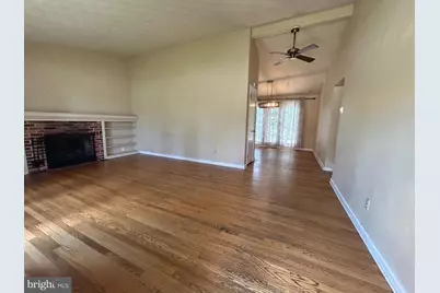 39 E Crestlyn Drive, York, PA 17402 - Photo 2
