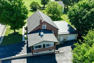 526 E Lancaster St, Red Lion, PA 17356 - Photo 2