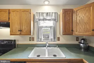 2904 Village Square Dr, Dover, PA 17315 - Photo 14