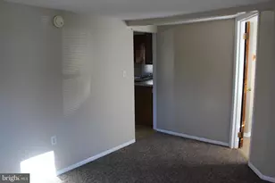 137 N Pear Ave, Manchester, PA 17345 - Photo 6