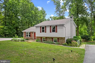 5618 Nancy Lou Lane, Stewartstown, PA 17363 - Photo 2