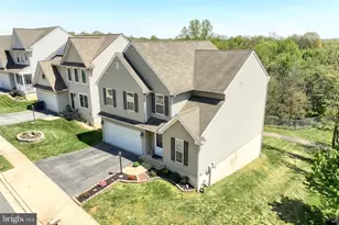 14 Barberry Ct, Manchester, PA 17345 - Photo 2