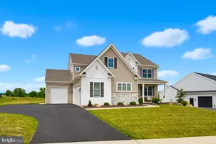 719 Oxford Dr, York, PA 17406 - Photo 2
