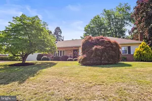 118 Shelbourne Dr, York, PA 17403 - Photo 1